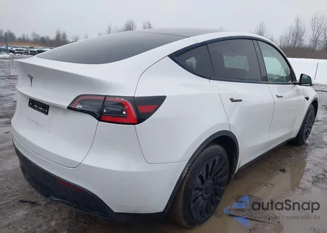 2021 Tesla Model Y Long Range Dual Motor All-Wheel Drive z USA, uszkodzony, nr VIN 5YJYGAEE5MF186344